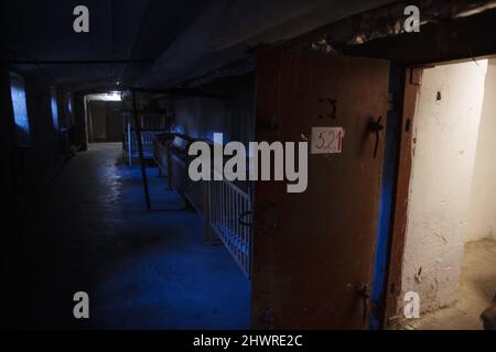 Bambini evacuati in un orfanotrofio a Leopoli, Ucraina, 26 febbraio 2022. Questa foto: Rifugio per bambini nel seminterrato. Foto: Lisa Mattisson / Expressen / TT / codice 7000 Foto Stock