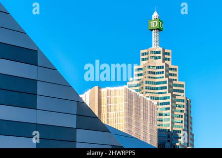 Il cartello appena installato nel TD o nella Toronto Dominion Bank, Toronto, Canada Foto Stock