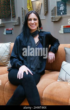 Madrid, Spagna. 07th Mar 2022. La cantante Maria Pelae si pone durante la sessione di ritratti all'Hard Rock cafe di Madrid. Credit: SOPA Images Limited/Alamy Live News Foto Stock