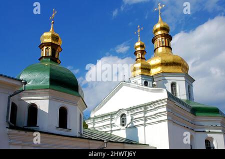 Kiev o Kiev, Ucraina: La Chiesa dell'elevazione della Croce al complesso di Kyiv Pechersk Lavra o Lavra chiamato anche il Monastero delle Grotte. Foto Stock