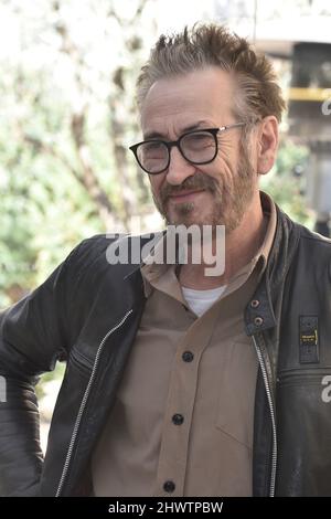 Roma, Italia. 07th Mar 2022. Marco Giallini partecipa alla Photocall 'c'era una volta un Crimine' all'Hotel le Meridien Visconti il 07 marzo 2022 a Roma. Credit: dpa/Alamy Live News Foto Stock