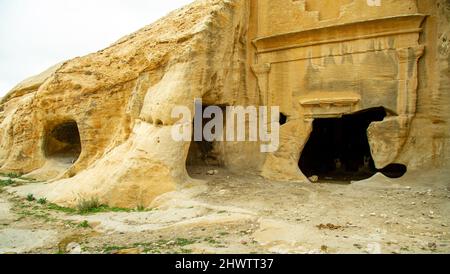 Paesaggio panoramico all'ingresso di Petra Jordan Febbraio 20 2020 una terra fantastica nascosta ai turisti fino a poco tempo fa Foto Stock