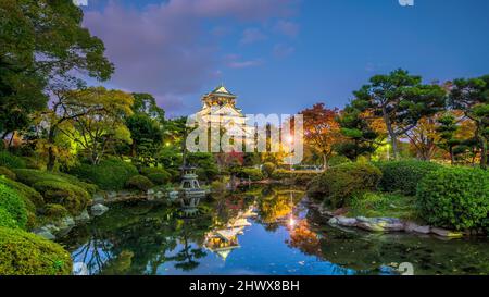 Castello di Osaka a Osaka, autunno in Giappone Foto Stock