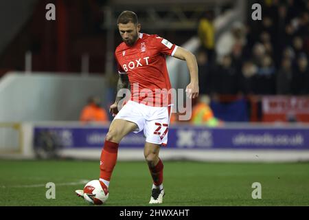 Nottingham, Regno Unito. 07th Mar 2022. Steve Cook (NF) alla foresta di Nottingham contro Huddersfield Town, partita di round della fa Cup degli Emirati 5th, al City Ground, Nottingham, Notts. Credit: Paul Marriott/Alamy Live News Foto Stock