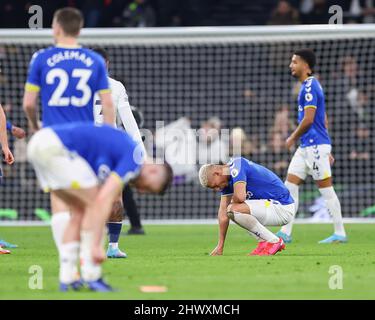 Londra, Inghilterra, 7th marzo 2022. Richarlison di Everton sembra sconsolato dopo la partita della Premier League al Tottenham Hotspur Stadium di Londra. Il credito d'immagine dovrebbe leggere: Jacques Feeney / Sportimage Foto Stock