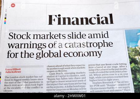"I mercati di inventario scivolano tra gli avvertimenti di una catastrofe per l'economia globale" Financial Guardian giornale pagina di ritaglio 5 marzo 2022 Londra UK Foto Stock