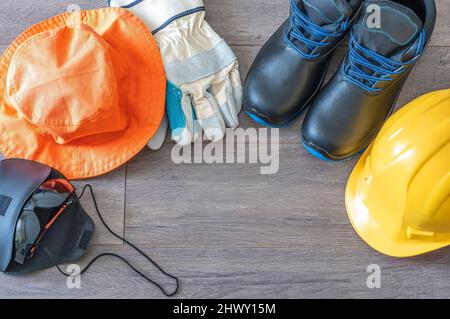 Attrezzatura di protezione dall'alto verso il basso per lavori su asfalto Foto Stock