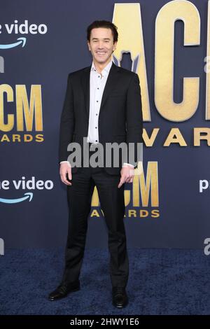 Las Vegas, Nevada, USA. 7th Mar 2022. Tom Pelphrey agli arrivi per i premi ACM (Academy of Country Music) 57th - Arrivi 2, Allegiant Stadium, Las Vegas, NV 7 marzo 2022. Credit: JA/Everett Collection/Alamy Live News Foto Stock