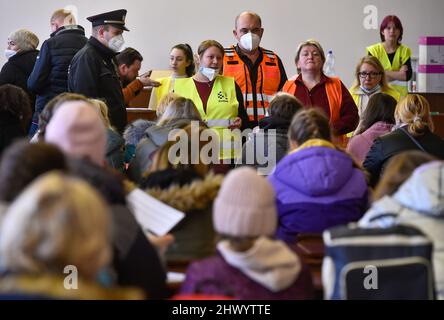 Jihlava, Repubblica Ceca. 08th Mar 2022. Centro di assistenza regionale per i rifugiati ucraini a Jihlava, Repubblica Ceca, 8 marzo 2022. Credit: Lubos Pavlicek/CTK Photo/Alamy Live News Foto Stock