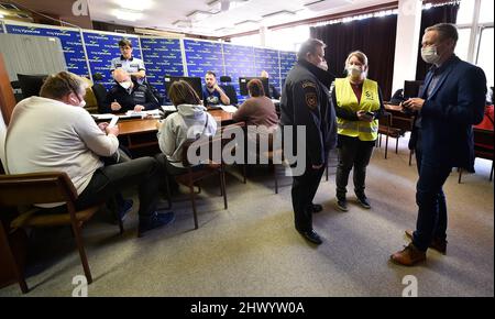 Jihlava, Repubblica Ceca. 08th Mar 2022. Centro di assistenza regionale per i rifugiati ucraini a Jihlava, Repubblica Ceca, 8 marzo 2022. Credit: Lubos Pavlicek/CTK Photo/Alamy Live News Foto Stock