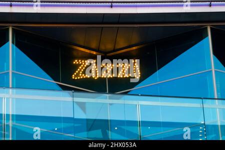 Accedi alla finestra del ristorante italiano Zizzi nel centro commerciale Liverpool ONE Foto Stock