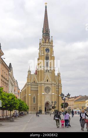 Novi Sad, Serbia - 21 settembre 2021: Nome della più grande chiesa cattolica romana di Maria in Piazza della libertà. Foto Stock