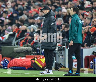 Liverpool, Regno Unito. 08th Mar 2022. Il direttore di Jürgen Klopp di Liverpool reagisce a Liverpool (Regno Unito) il 3/8/2022. (Foto di Mark Cosgrove/News Images/Sipa USA) Credit: Sipa USA/Alamy Live News Foto Stock