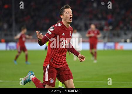 Monaco di Baviera, Germania. 08th Mar, 2022. Goaljubel Robert LEWANDOWSKI (FC Bayern Monaco di Baviera) giubilo, gioia, entusiasmo, azione. Campionato dei campioni di calcio/ turno del 16 FC Bayern Monaco - RB Salzburg su 08.03.2022 ALLIANZARENA. Credit: dpa/Alamy Live News Foto Stock