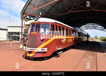 Il treno turistico Gulflander a Normanton Station nell'Outback Queensland Foto Stock