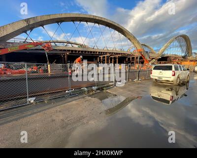 6th Ponte di strada in costruzione nel centro di Los Angeles, CA Foto Stock