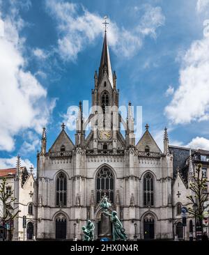 Ixelles, Bruxelles - Belgio - 04 27 2019 la facciata della chiesa cattolica di San Bonifacio nel quartiere Bonifacio-Matonge Foto Stock