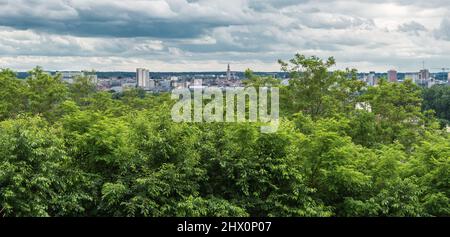 Kessel-lo, Fiandre di Leuven , Belgio - 06 16 2019 - Vista panoramica dal Kesselberg sulla zona di Leuven e Bruxelles Foto Stock