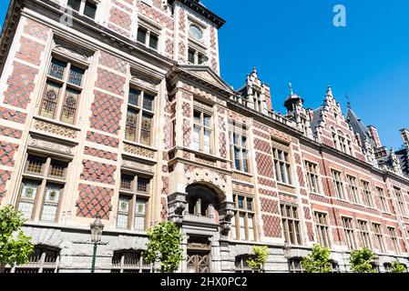 Schaerbeek, Bruxelles , Belgio - 06 29 2019 - la facciata del municipio in stile neorinascimentale Foto Stock