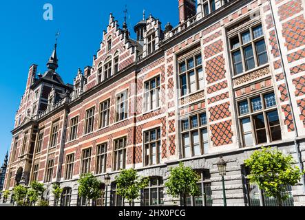 Schaerbeek, Bruxelles , Belgio - 06 29 2019 - la facciata del municipio in stile neorinascimentale Foto Stock