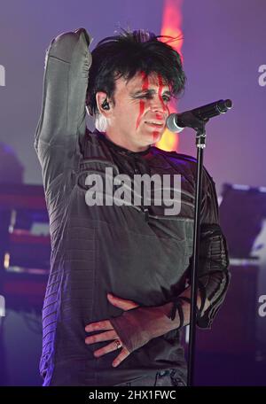 Atlanta, Georgia, Stati Uniti. 8th Mar 2022. Gary Numan sul palco di Gary Numan in Concerto, Variety Playhouse, Atlanta, GA 8 marzo 2022. Credit: Derek Storm/Everett Collection/Alamy Live News Foto Stock