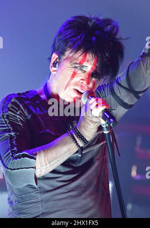 Atlanta, Georgia, Stati Uniti. 8th Mar 2022. Gary Numan sul palco di Gary Numan in Concerto, Variety Playhouse, Atlanta, GA 8 marzo 2022. Credit: Derek Storm/Everett Collection/Alamy Live News Foto Stock