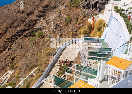 Taxi asino a Fira sull'isola di Santorini. CICLADI, Grecia Foto Stock