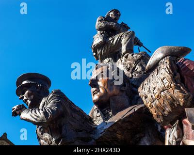 Il Duke of Wellingtons Regimental Memorial è stato inaugurato nel maggio 2019 presso i Woolshops di Halifax Yorkshire Inghilterra Foto Stock