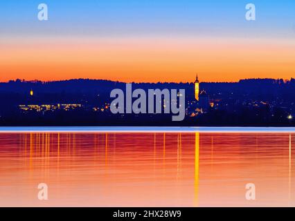 Tramonto sull'Ammersee vicino a Diessen, Fuenfseenland, alta Baviera, Baviera, Germania, Europa Foto Stock