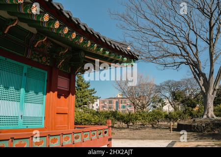 Jejumok-Gwana, architettura tradizionale coreana nell'isola di Jeju, Corea Foto Stock