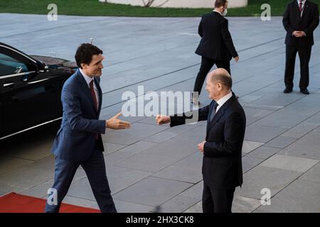 Berlino, Germania. 09th Mar 2022. Il Cancelliere OLAF Scholz ha accolto il primo ministro canadese Justin Trudeau. Scholz ha parlato con Trudeau della guerra in Ucraina, della politica climatica e degli obiettivi internazionali sul clima. (Foto di Ralph Pache/PRESSCOV/Sipa USA) Credit: Sipa USA/Alamy Live News Foto Stock