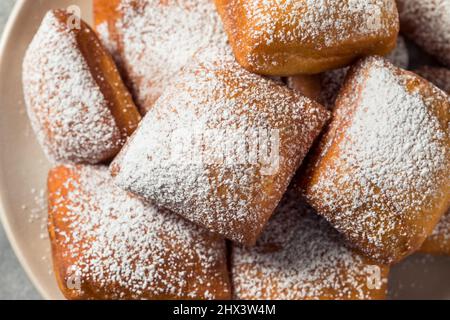 New Orleans biignets francese fatti in casa con zucchero in polvere Foto Stock