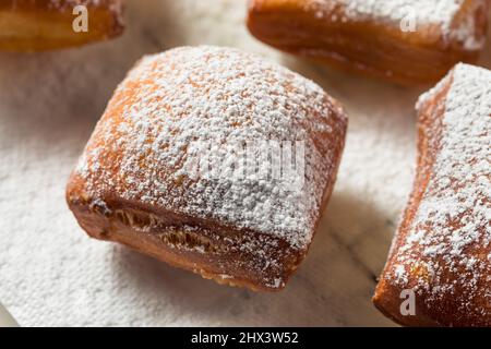 New Orleans biignets francese fatti in casa con zucchero in polvere Foto Stock