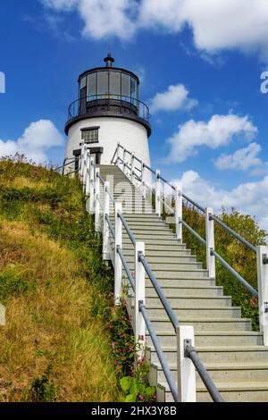 La Owls Head Light è un aiuto attivo alla navigazione situato all'ingresso del Rockland Harbour sulla Penobscot Bay occidentale nella città di Owls Head, Maine Foto Stock