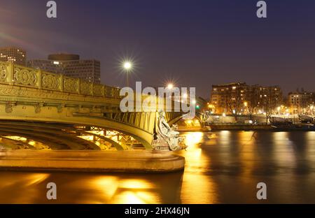 Il famoso ponte Mirabeau fu costruito nel 1893 . Parigi Francia. Foto Stock