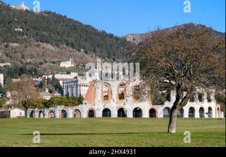 Foto dei resti dell'anfiteatro romano vicino a Gubbio in Umbria Foto Stock