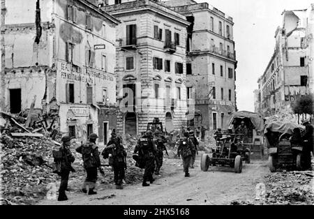 Anzio-Nettuno Landing - dal loro successo di atterraggio sulla costa sud di Roma nel distretto di Anzio - Nettuno le forze alleate ora detengono fermamente una testa di ponte che ha resistito con successo ai ripetuti attacchi tedeschi in vigore. Marzo 7, 1944. (Foto di British Official Photo). Foto Stock