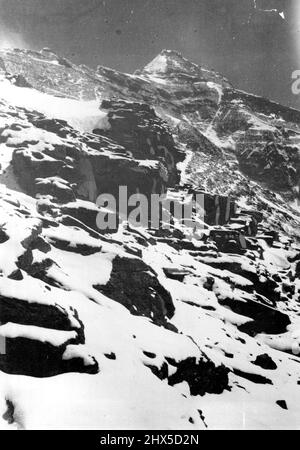 La spedizione del Monte Everest: Vedute della montagna la cima dell'Everest fotografata dal punto più alto raggiunto (26985 piedi) il 21st 1922 maggio. Settembre 29, 1949. Foto Stock