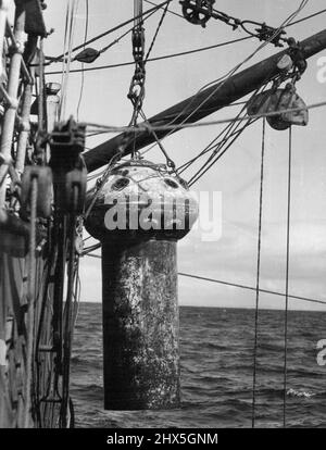 'Niagara' - anche Salvage Scenes - Merchant Shipping. Febbraio 24, 1942. Foto Stock