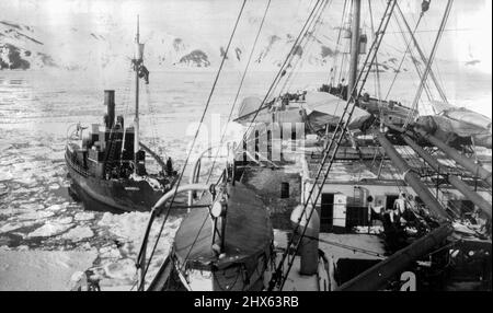 Prima Foto Walkins-Hearst spedizione Antartica: Il porto senza sbocchi sulla terra all'isola ingannata coperta di ghiaccio rotto. Marzo 14, 1929. (Foto di Universal Service). Foto Stock