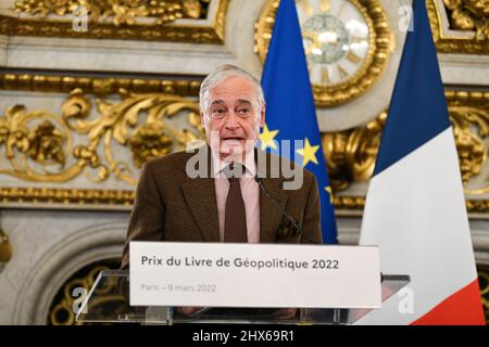 Parigi, Francia. 9 marzo 2022, Andrei Grachev (o Gratchev), ex consigliere politico e ultimo portavoce ufficiale dell'ex presidente sovietico Mikhail Gorbachev durante la cerimonia di premiazione del Premio del libro geopolitico del 2022, il 9 marzo 2022, presso il Ministero per l'Europa e gli affari esteri di Parigi, Francia. Credit: Victor Joly/Alamy Live News Foto Stock