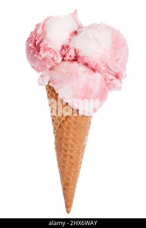 Un cono gelato con tre cucchiai di gelato alla frutta Foto Stock