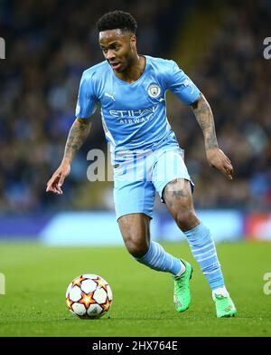 Manchester, Regno Unito. 09/03/2022, Raheem Sterling di Manchester City durante la partita di calcio Manchester City vs Sporting Lisbon, UEFA Champions League, Round of 16, LEG 2 of 2, Etihad Stadium, Manchester, UK. 9th marzo 2022. Credit: Michael Zemanek/Alamy Live News Foto Stock