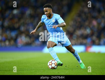 Manchester, Regno Unito. 09/03/2022, Raheem Sterling di Manchester City durante la partita di calcio Manchester City vs Sporting Lisbon, UEFA Champions League, Round of 16, LEG 2 of 2, Etihad Stadium, Manchester, UK. 9th marzo 2022. Credit: Michael Zemanek/Alamy Live News Foto Stock