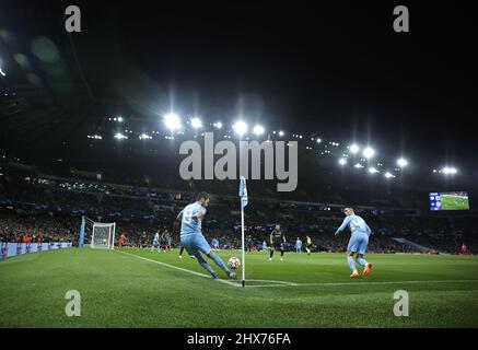 Manchester, Regno Unito. 09/03/2022, Ilkay Gundogan e Phil Foden di Manchester City durante la partita di calcio Manchester City vs Sporting Lisbon, UEFA Champions League, Round of 16, LEG 2 of 2, Etihad Stadium, Manchester, UK. 9th marzo 2022. Credit: Michael Zemanek/Alamy Live News Foto Stock