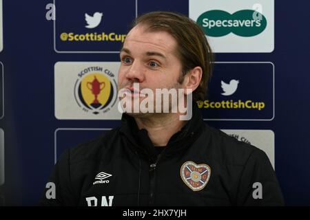 Oriam Sports Centre Edinburgh.Scotland.UK. 10th marzo 22 Robbie NeilsonPress, direttore di Hearts, Conferenza per la Scottish Cup Tie contro St Mirren. Credit: eric mccowat/Alamy Live News Foto Stock