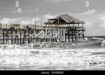 Vecchio molo in legno a Cocoa Beach Florida Foto Stock