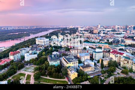 Panorama aereo della vecchia Kiev in Ucraina Foto Stock