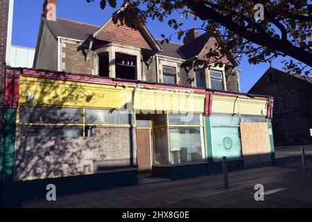 Si presenta su Port Talbot e Aberafan, chiedendo come la città è sopravvissuta alla pandemia. Il derelitto edificio su Forge Road. Foto di Richard Williams Foto Stock