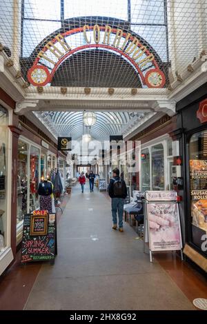 La storica galleria commerciale Corridor a Bath, Somerset, Inghilterra, Regno Unito Foto Stock